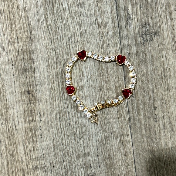 Gold and Red Heart Bracelet - Picture 6 of 8